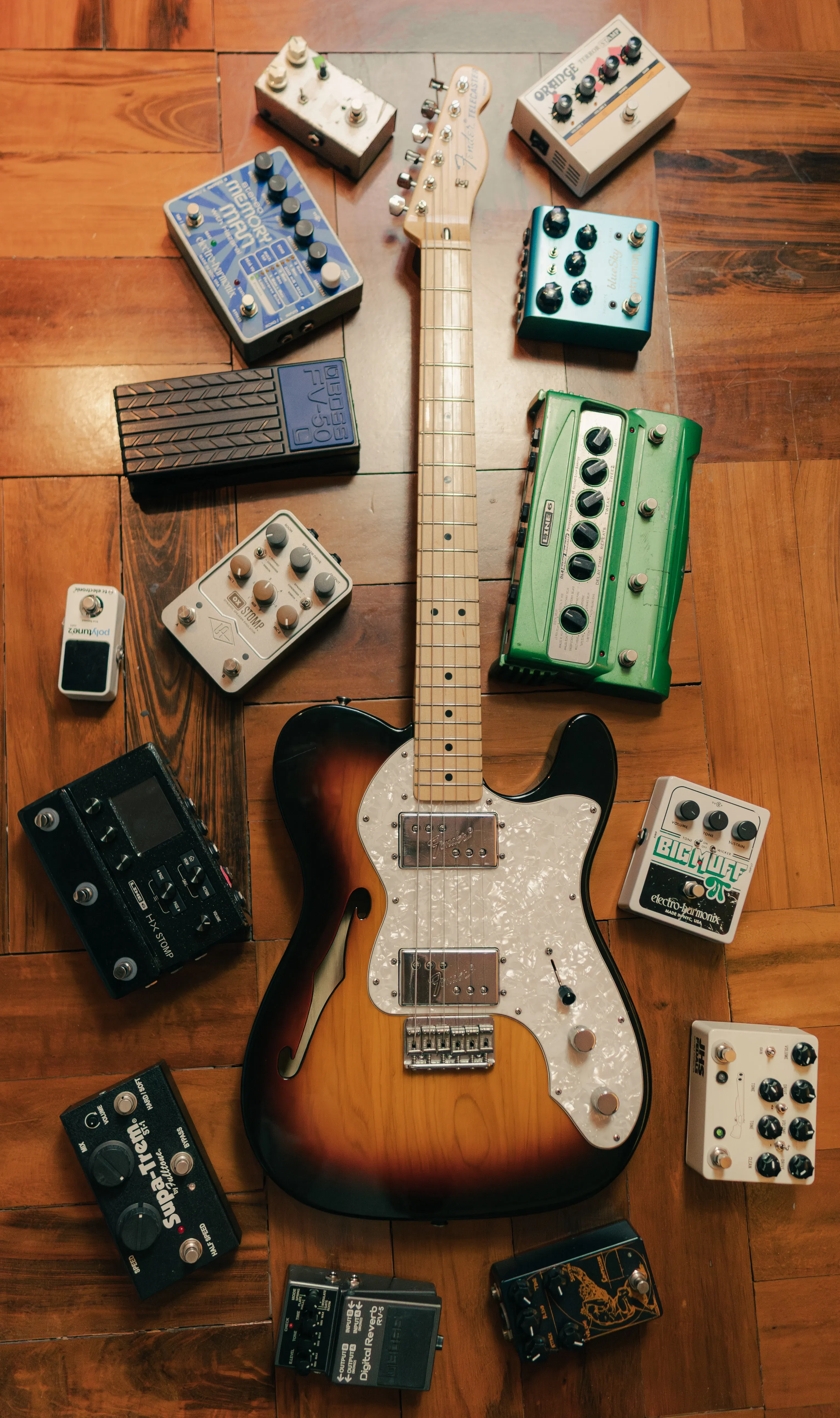 MEGA AÇÃO | Fender 72' Thinline + 15 Pedais de Efeitos